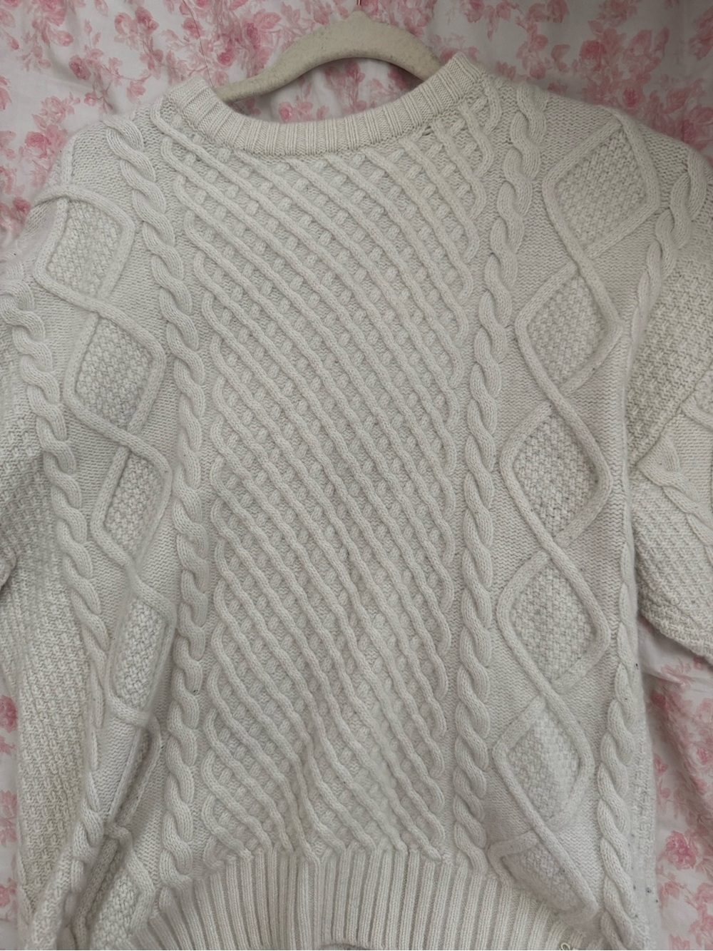 Aritzia Cream Cable Knit Pullover Sweater